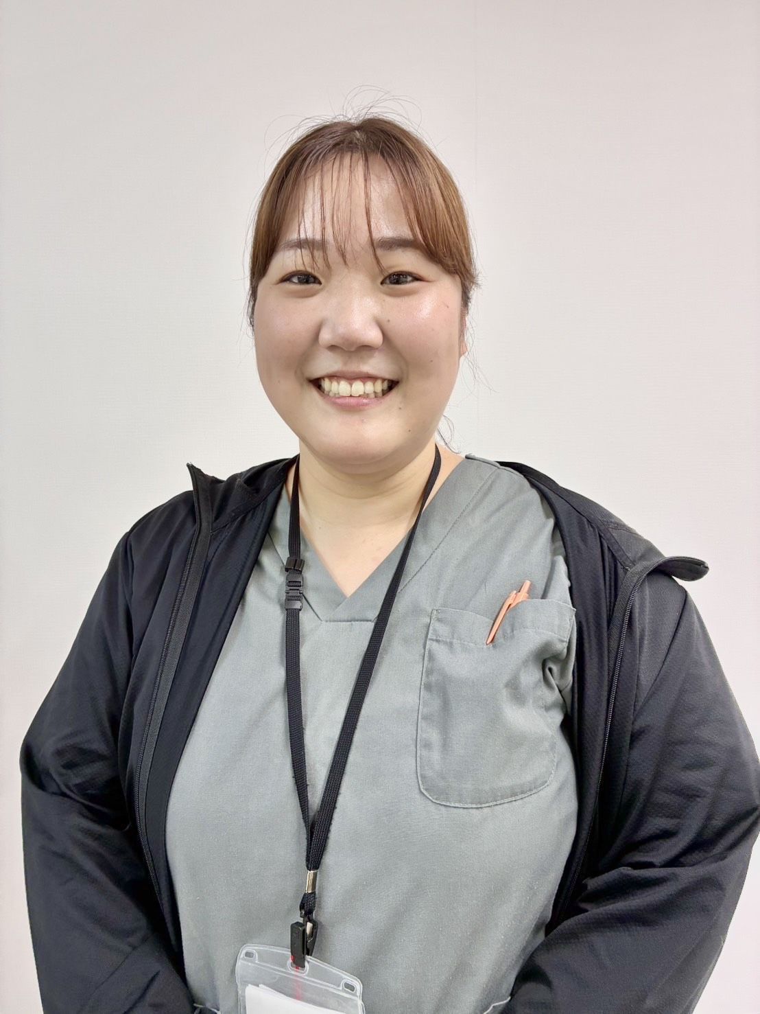 軸屋　舞菜